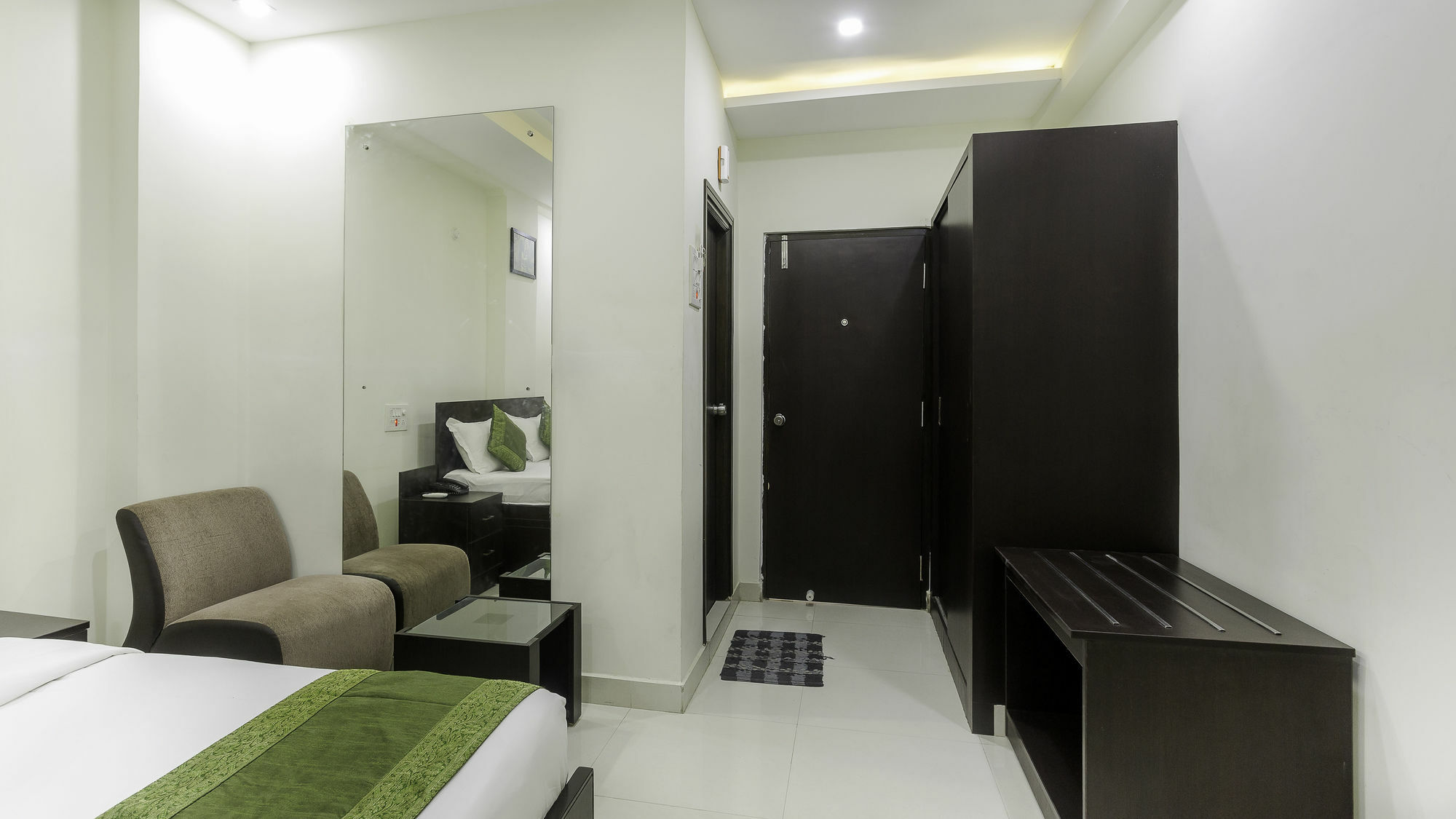 Itsy By Treebo - Tals Hytek Hotel Hyderabad Exterior photo