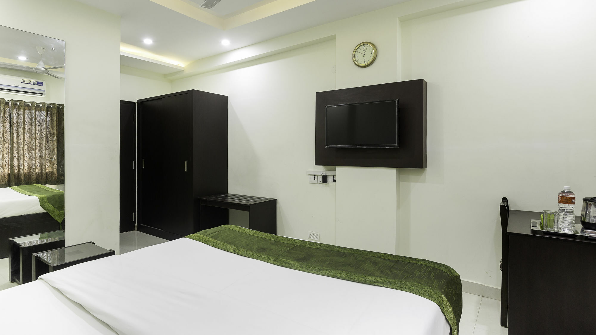 Itsy By Treebo - Tals Hytek Hotel Hyderabad Exterior photo